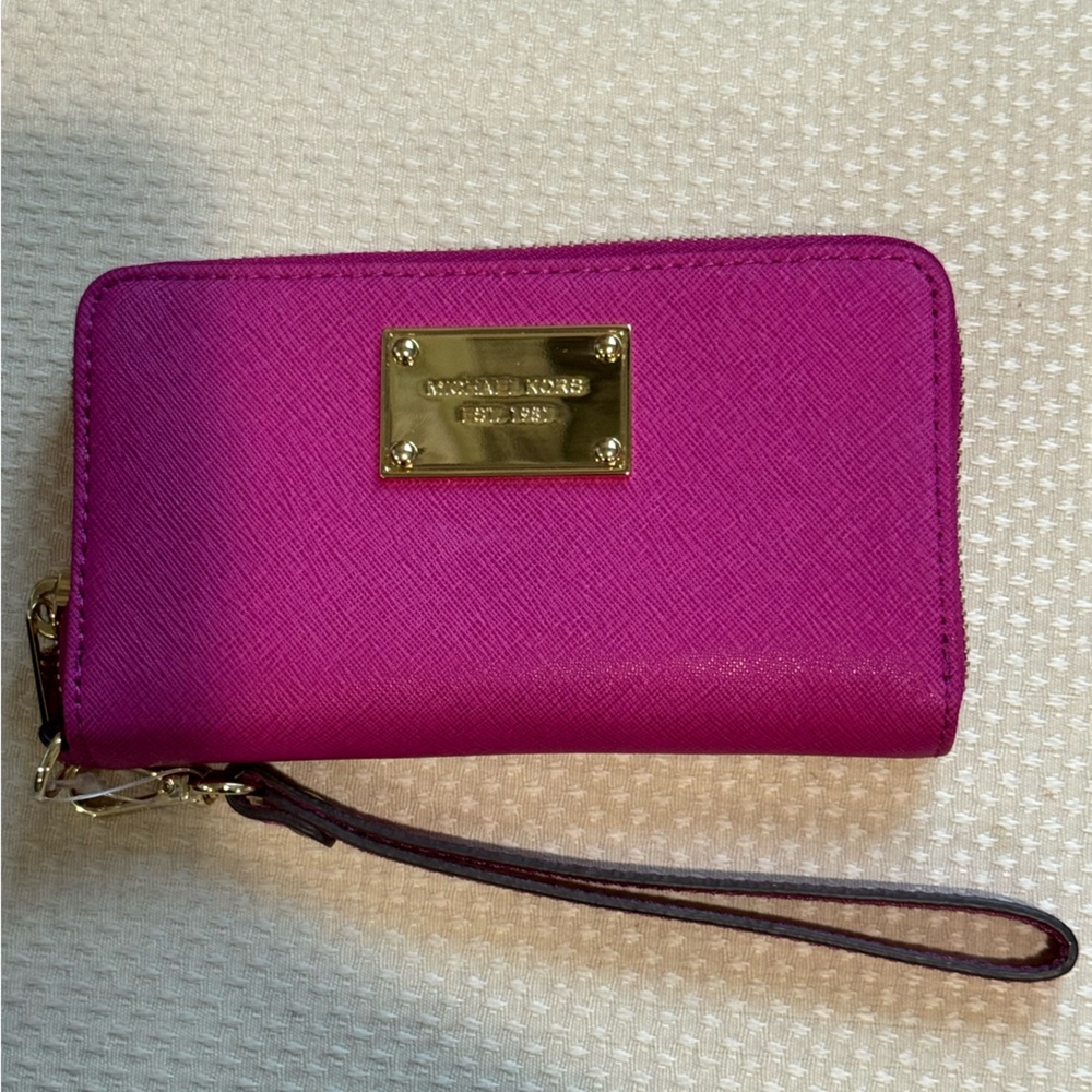 Michael Kors Pink Wristlet / pink / wristlet / purses